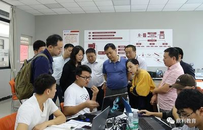 陜西職業(yè)技術學院領導蒞臨鼎利學院參觀交流